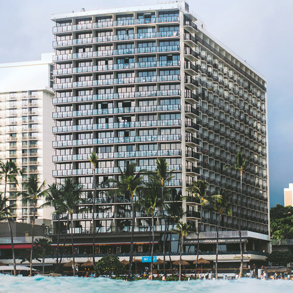 Outrigger Waikiki Beach Resort - 50-я годовщина