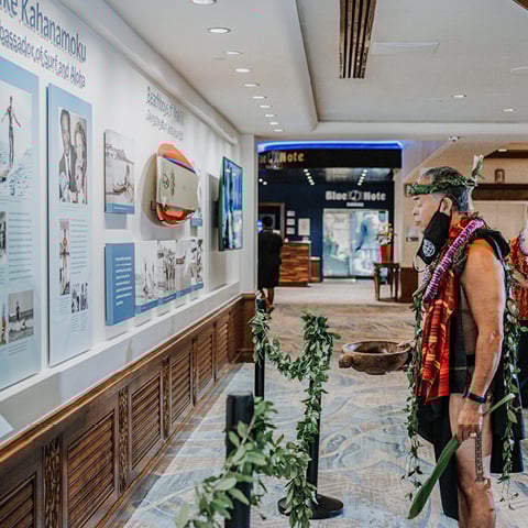 Outrigger Waikiki Beach Resort - Surf Exhibit Гавайи