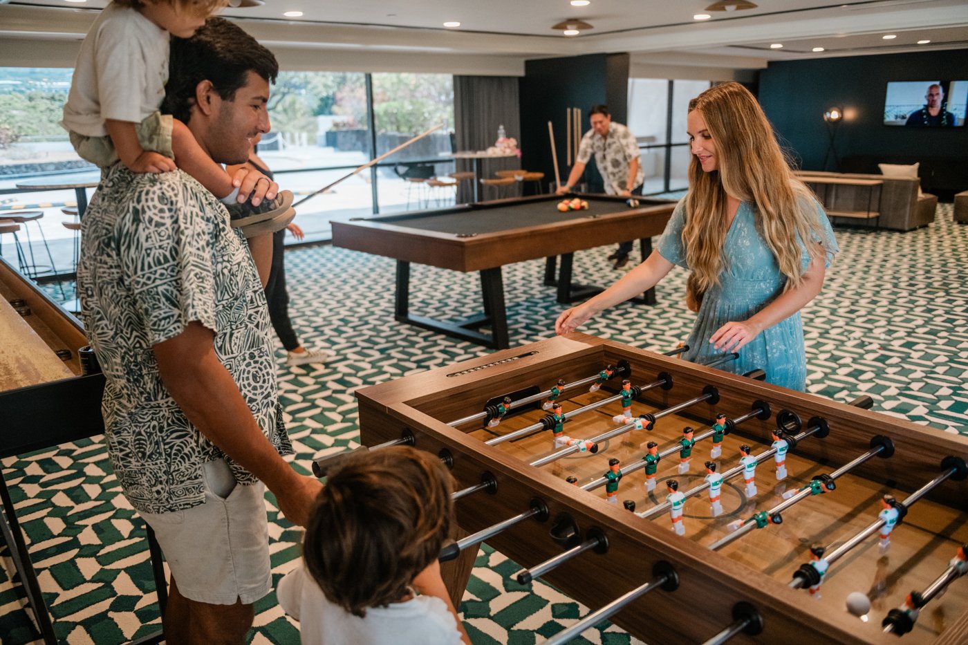 Водная горка в бассейне