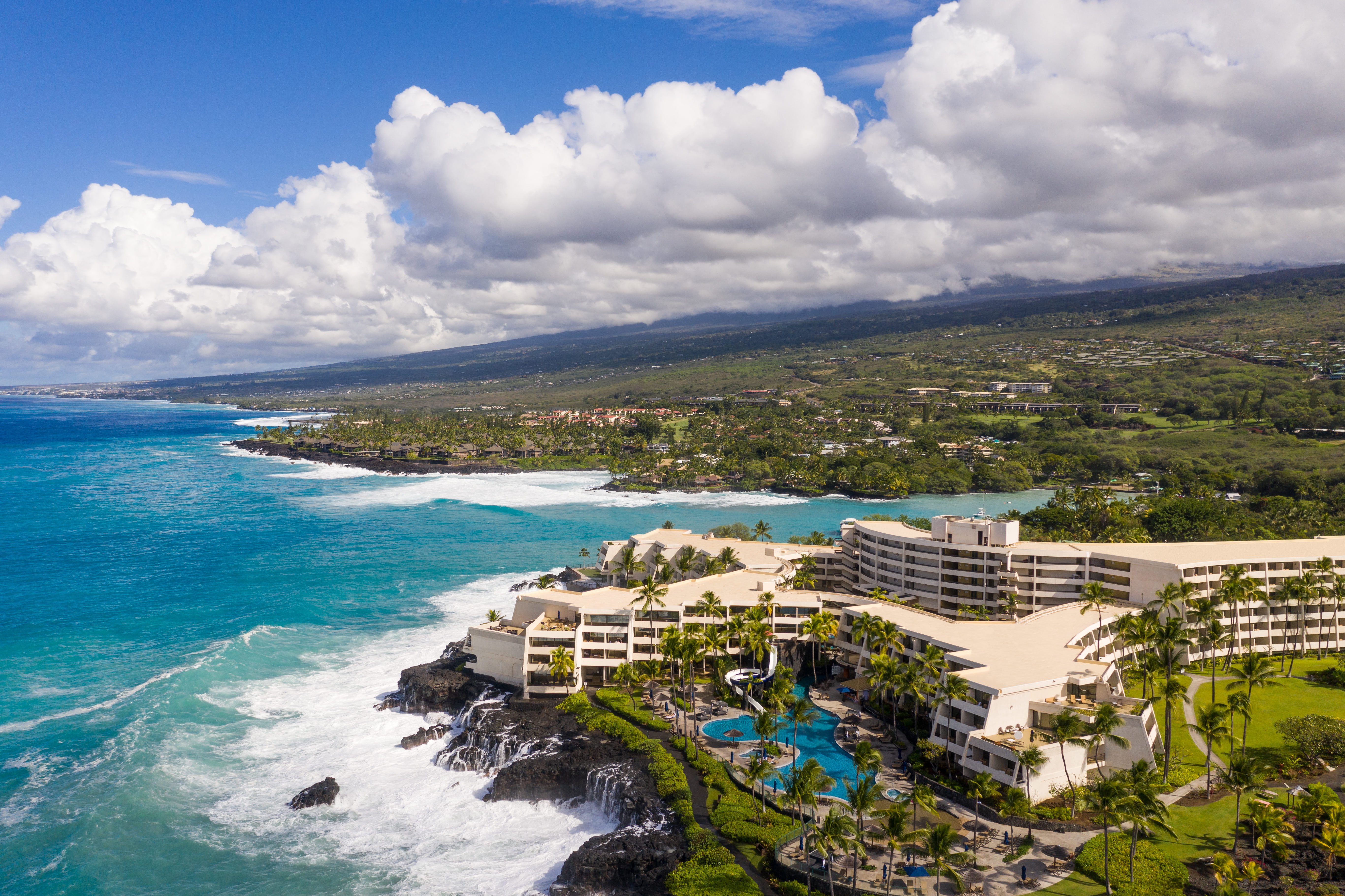 Вид с воздуха на курорт OUTRIGGER Kona Resort & Spa